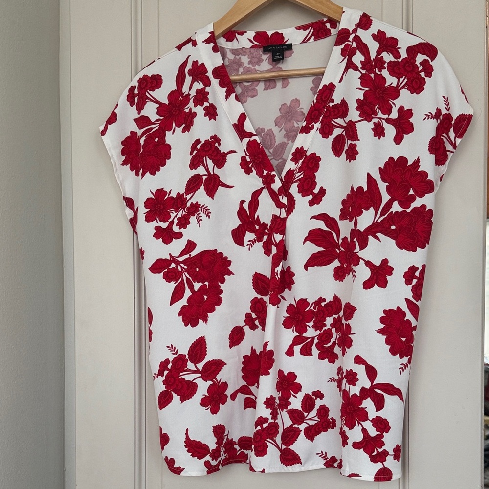 Ann Taylor White V-Neck Blouse with Red Floral Print